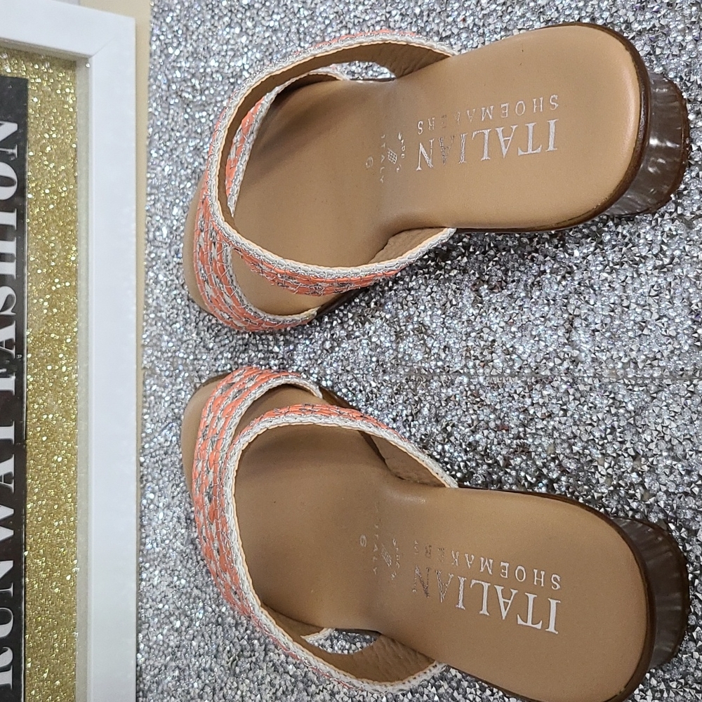 NWT Italian Shoemaker Strap Sandal with small Heel SZ 6 Salmon and Silver - Picture 4 of 11